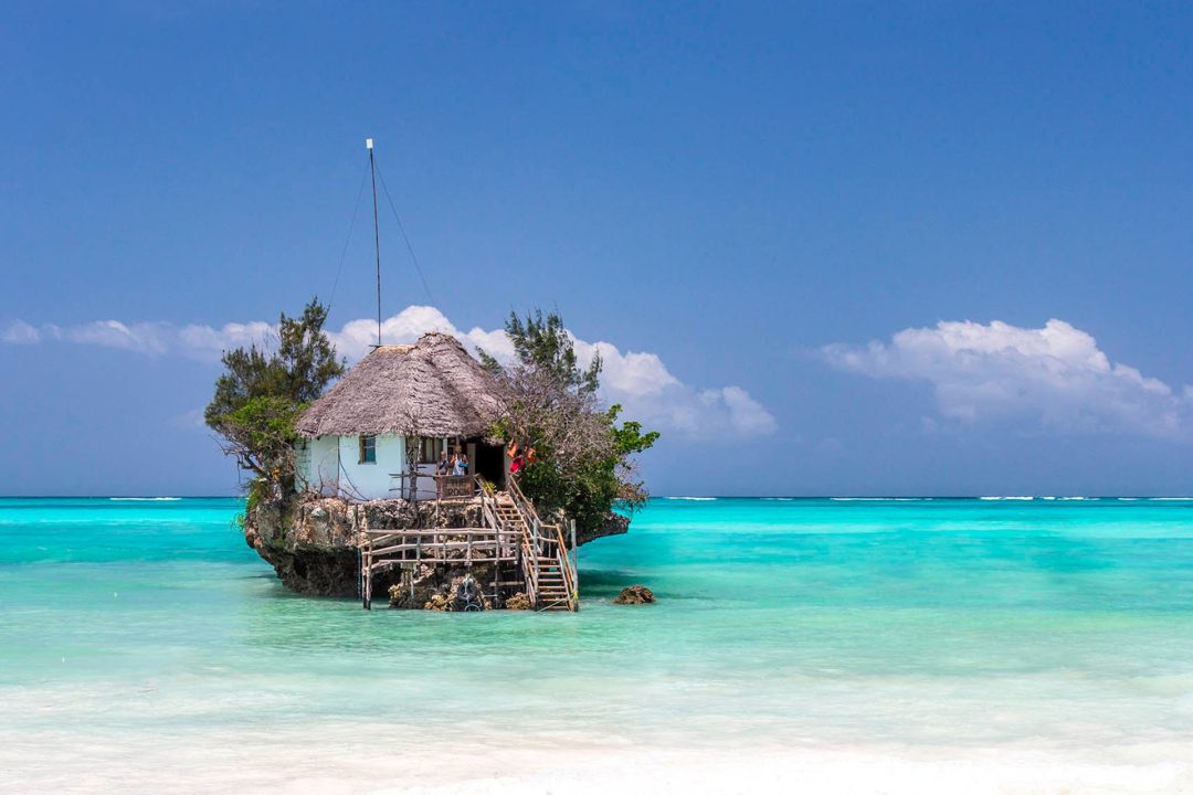 Dining-at-The-Rock-Zanzibar-01