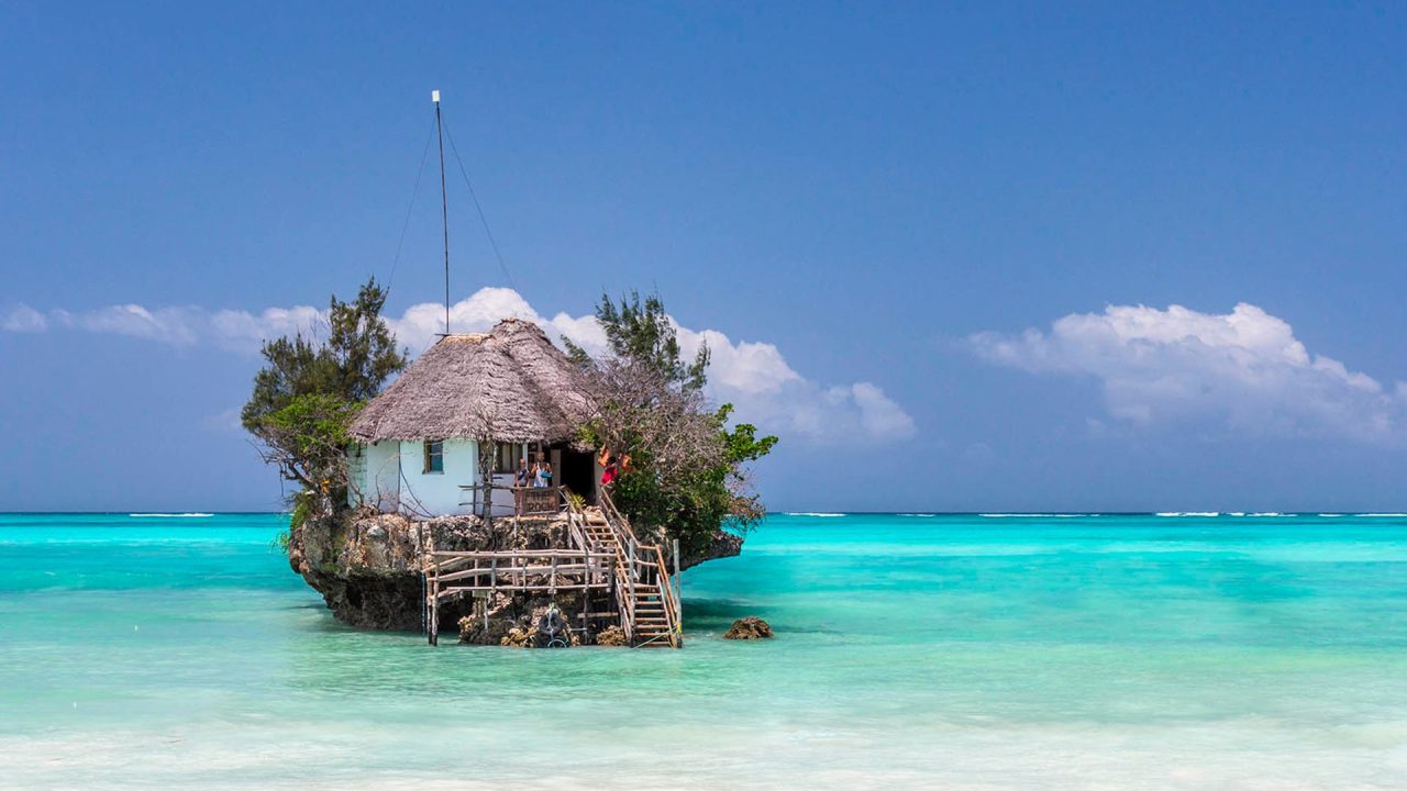 Dining-at-The-Rock-Zanzibar-01